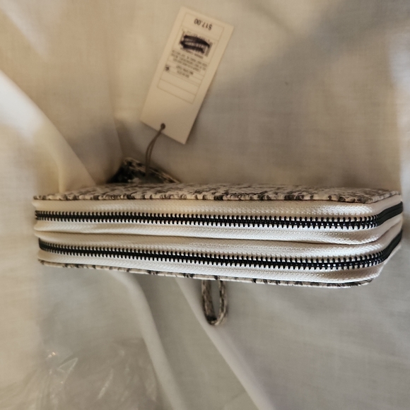 Wallet - Picture 2 of 7